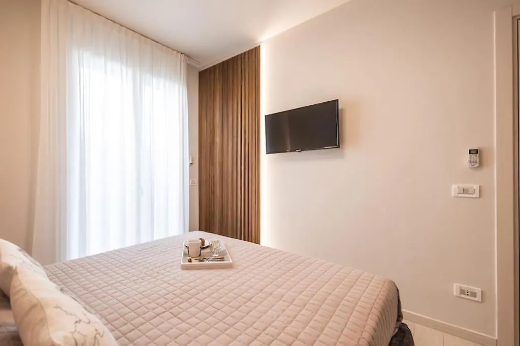 New Modern Seaside House With Garage Apartment Riccione