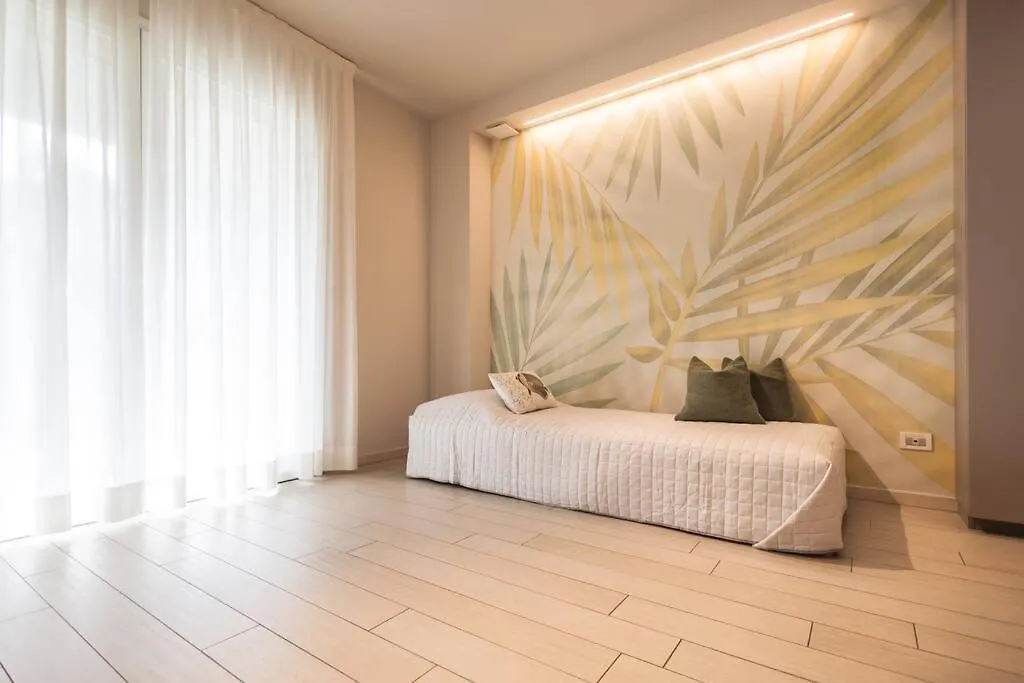 New Modern Seaside House With Garage Apartment Riccione