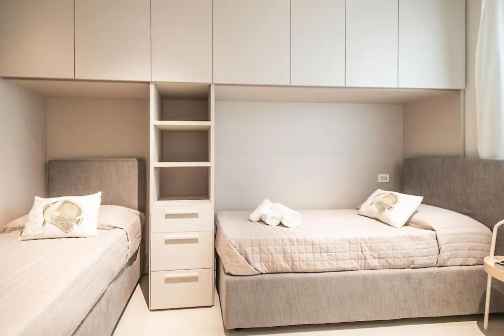 New Modern Seaside House With Garage Apartment Riccione