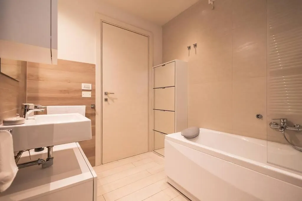 New Modern Seaside House With Garage Apartment Riccione