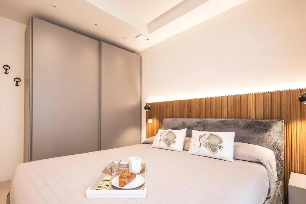 New Modern Seaside House With Garage Apartment Riccione
