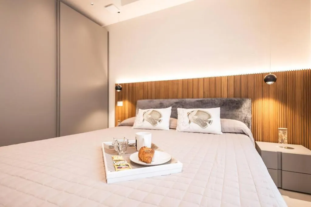 New Modern Seaside House With Garage Apartment Riccione 0*,